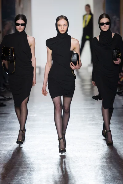 Look 37